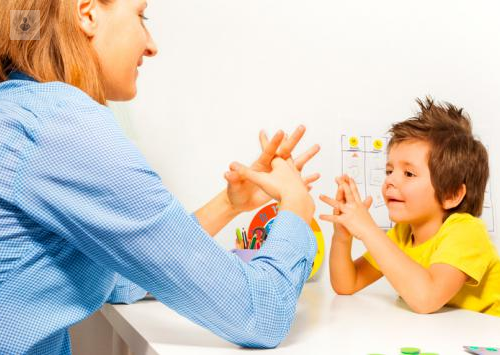 Guía práctica para los padres y hermanos de niños con Autismo