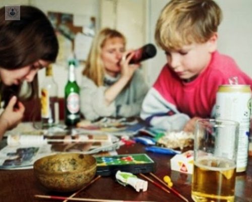 que-causa-el-alcoholismo imagen de artículo