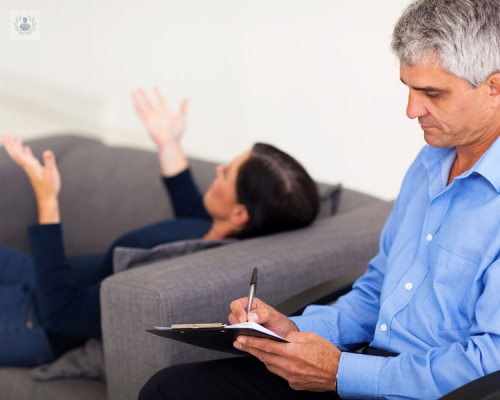 estigmas-de-la-psiquiatria-por-que-es-dificil-encontrar-ayuda-profesional imagen de artículo