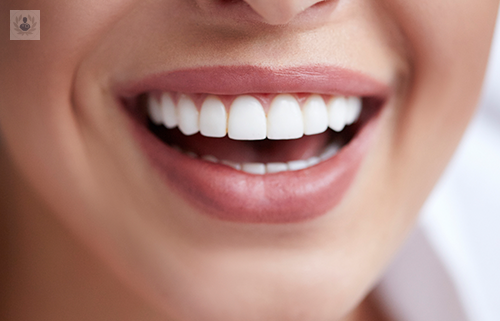 la-armonia-facial-y-la-sonrisa-equilibrio-y-plenitud imagen de artículo
