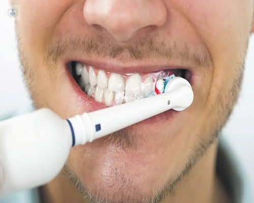 un-buen-cepillado-dental-ayuda-a-prevenir-enfermedades-como-la-gingivitis-y-las-caries imagen de artículo