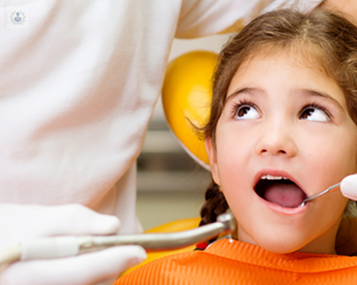 Caries: uno de los principales problemas de salud dental que adquieren los niños al comer azúcar