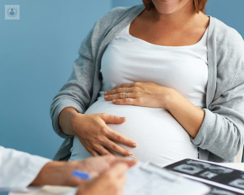 mujeres-embarazadas-y-sus-bebes-obtienen-beneficios-de-la-vacuna-contra-el-covid-19 imagen de artículo