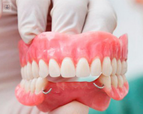 Prótesis e Implantes Dentales