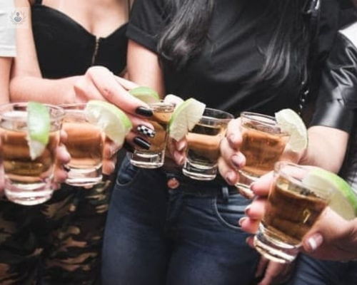 los-adolescentes-y-adultos-jovenes-que-consumen-alcohol-son-mas-propensos-a-padecer-envejecimiento-temprano-de-los-vasos-sanguineos imagen de artículo