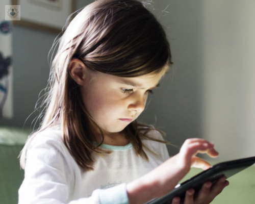 ¿Cómo regular el uso los aparatos electrónicos en nuestros hijos?