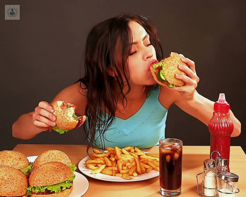 ansiedad-por-la-comida-riesgos-y-como-manejarla imagen de artículo