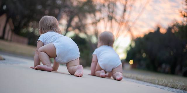 vamos-a-caminar-toda-la-vida-dejemos-que-nuestros-hijos-aprendan-a-gatear imagen de artículo