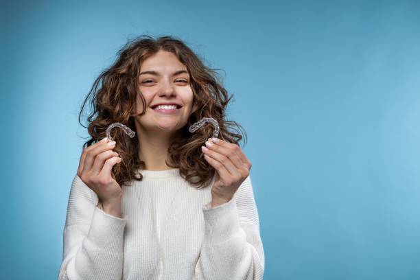 Sonrisa radiante sin Brackets: Descubre las ventajas de la Ortodoncia invisible