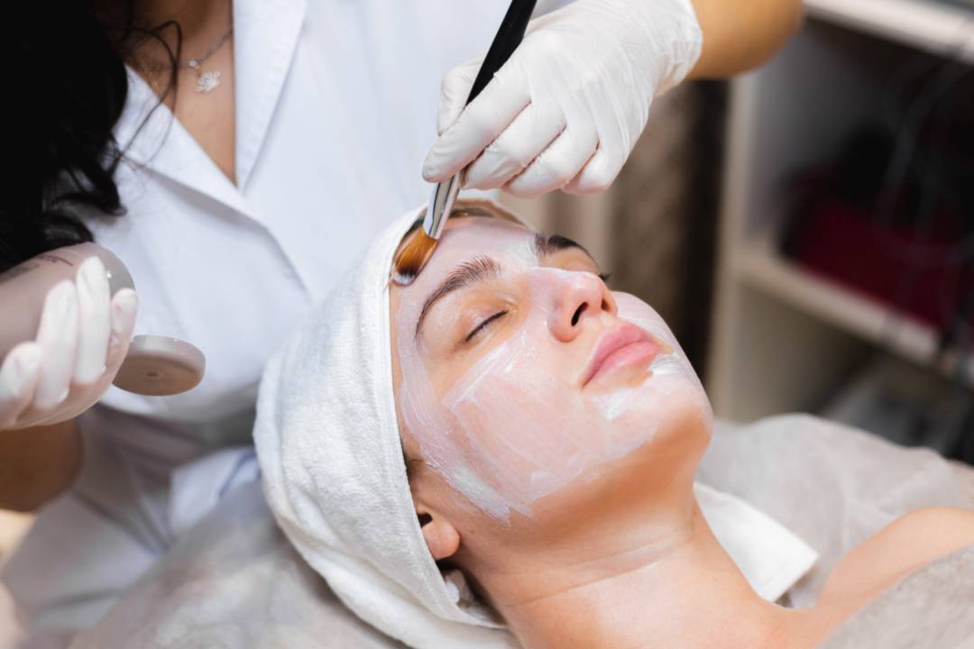 beneficios-porcelanizacion-limpieza-facial-medicalizada-piel-tersa-radiante imagen de artículo