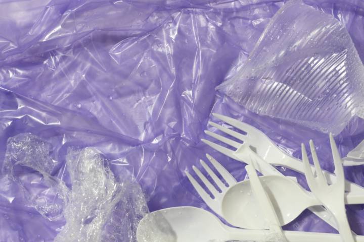 microplasticos-en-el-cerebro-humano-un-nuevo-factor-de-riesgo-para-las-enfermedades-neurodegenerativas imagen de artículo