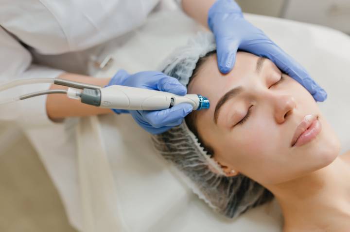 hydrafacial-como-funciona-cuales-son-beneficios-tipo-piel imagen de artículo