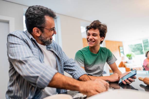 crianza-en-adolescentes-una-etapa-clave-para-el-desarrollo-humano imagen de artículo