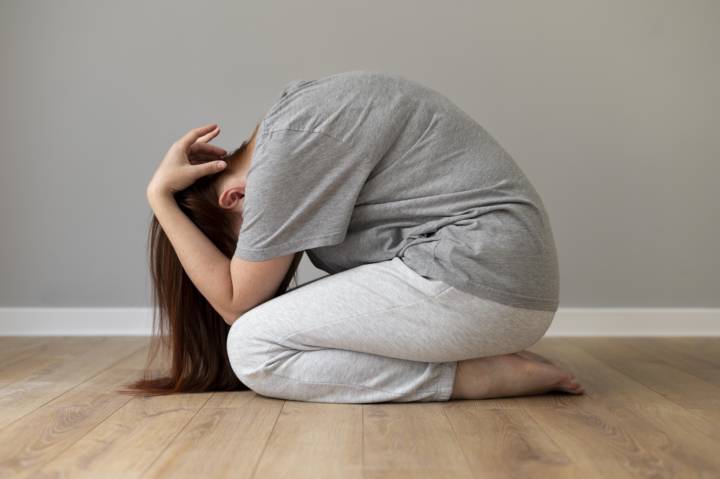 por-que-la-bulimia-pasa-desapercibida-senales-que-no-debes-ignorar imagen de artículo