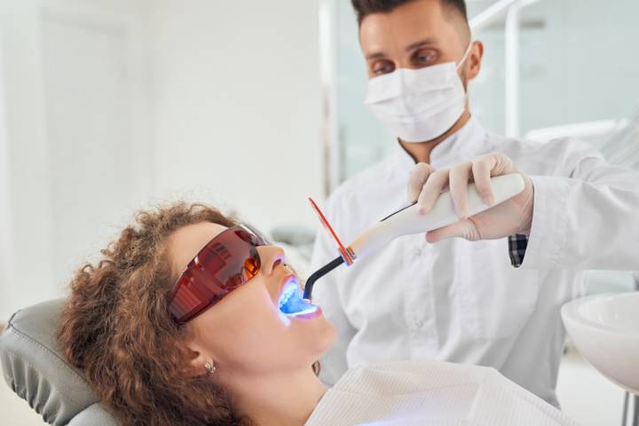 para-que-sirve-el-laser-en-odontologia-usos-beneficios-y-tipos imagen de artículo