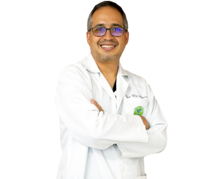 Dr. Luis Felipe Náquira Escobar
